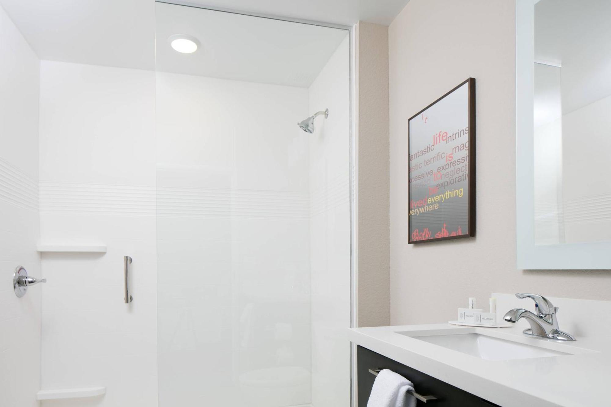 Towneplace Suites By Marriott Kansas City Airport Ngoại thất bức ảnh