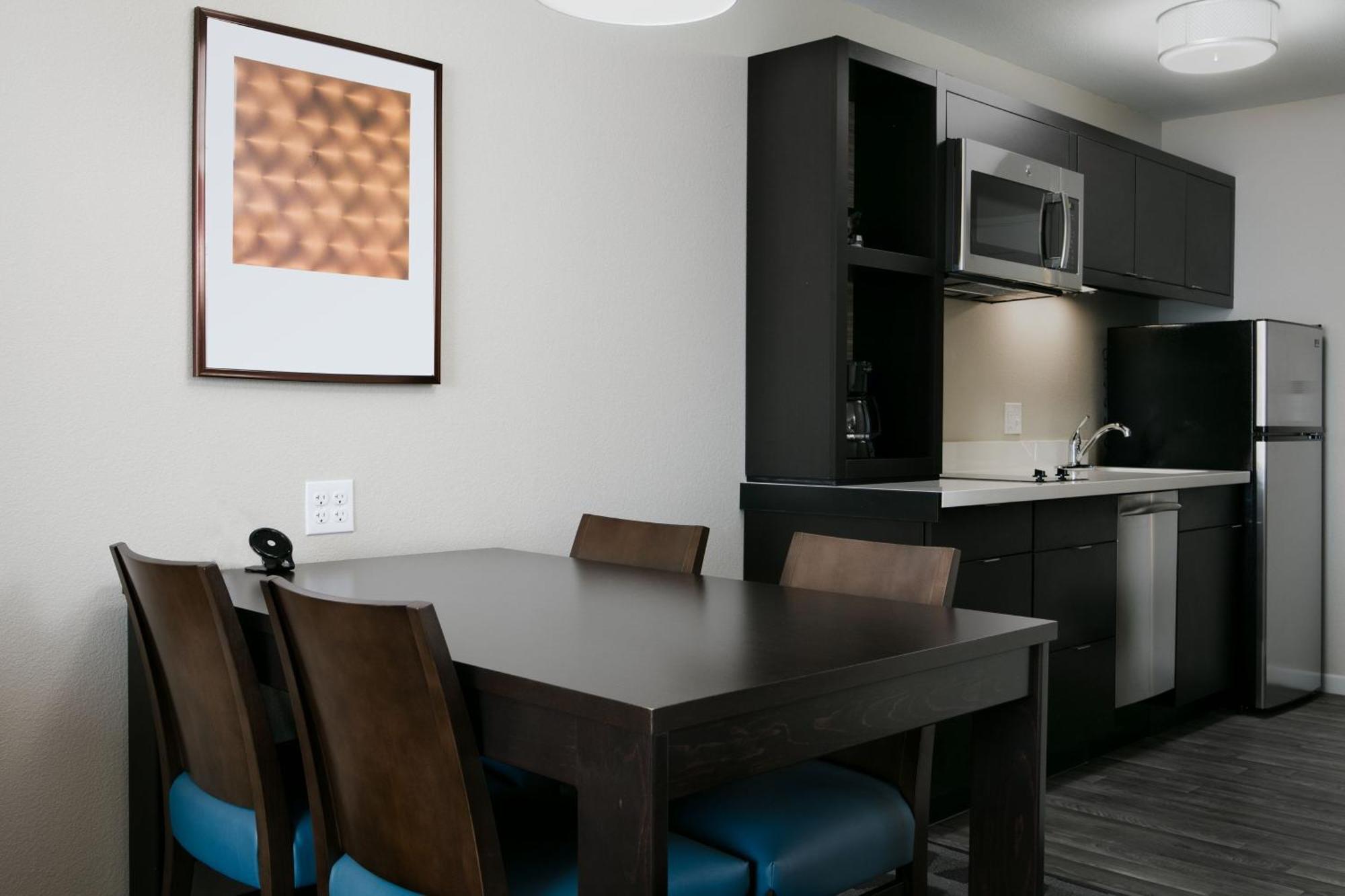 Towneplace Suites By Marriott Kansas City Airport Ngoại thất bức ảnh