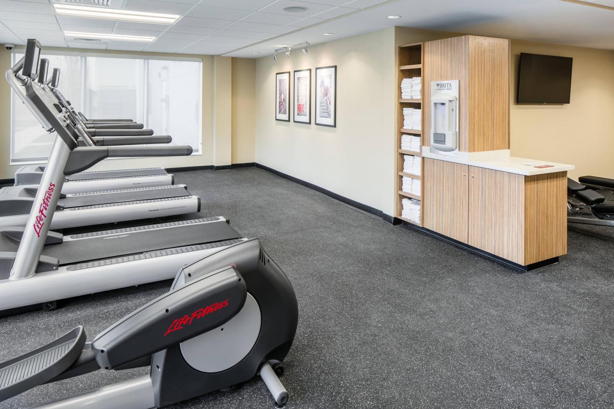 Towneplace Suites By Marriott Kansas City Airport Ngoại thất bức ảnh