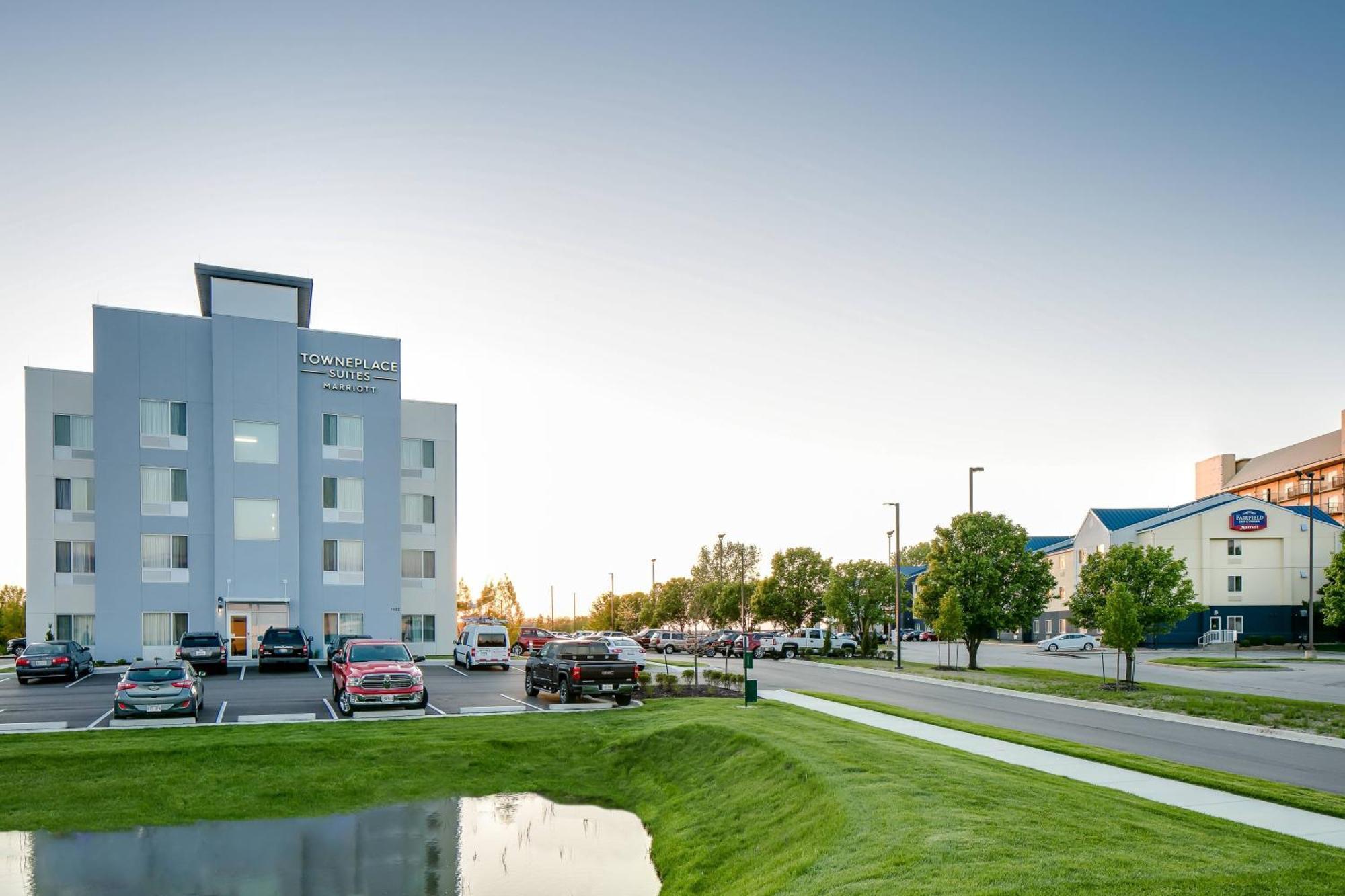 Towneplace Suites By Marriott Kansas City Airport Ngoại thất bức ảnh